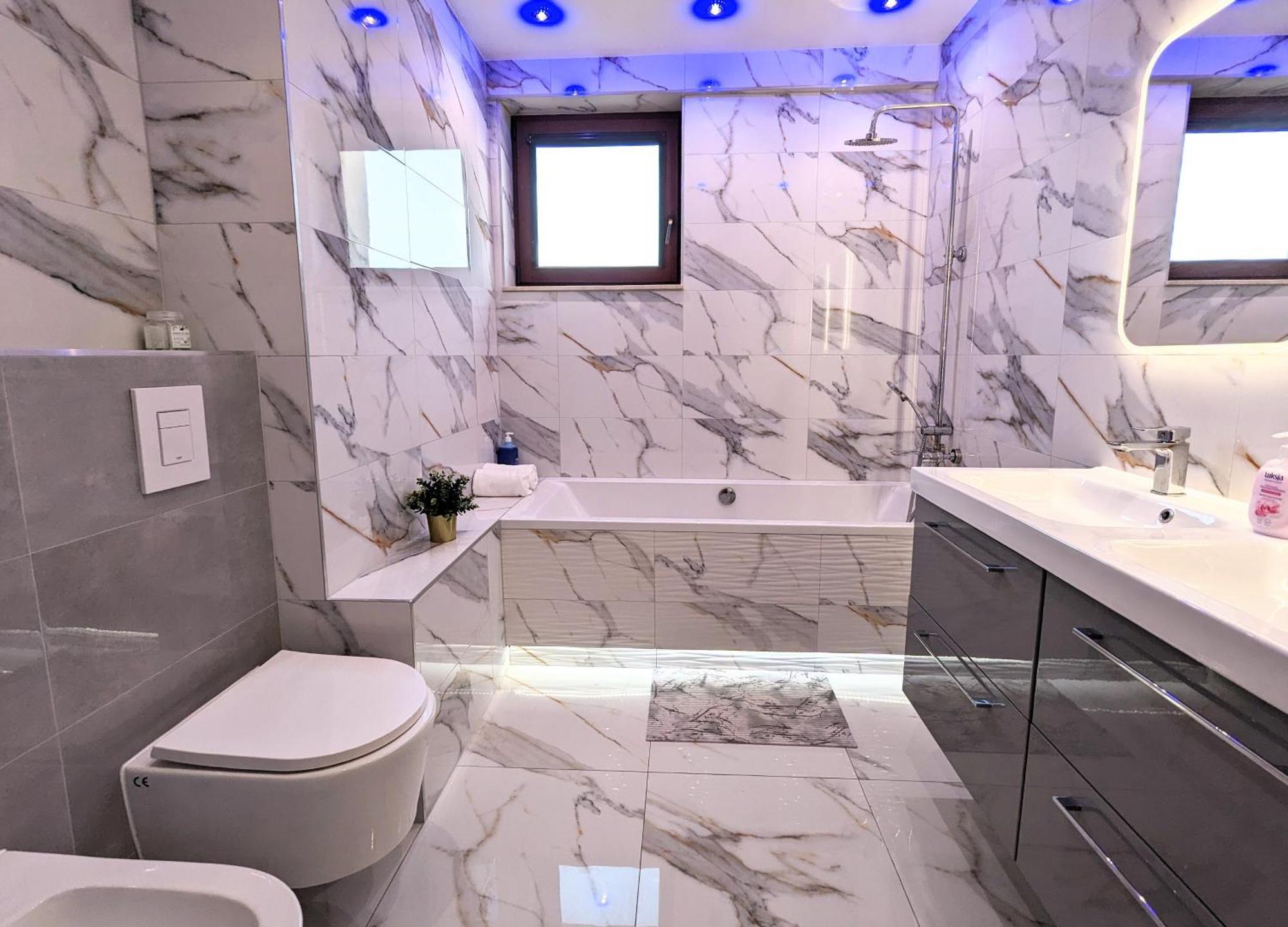 3-Bedroom Apt In Town Square Wroclaw Luaran gambar