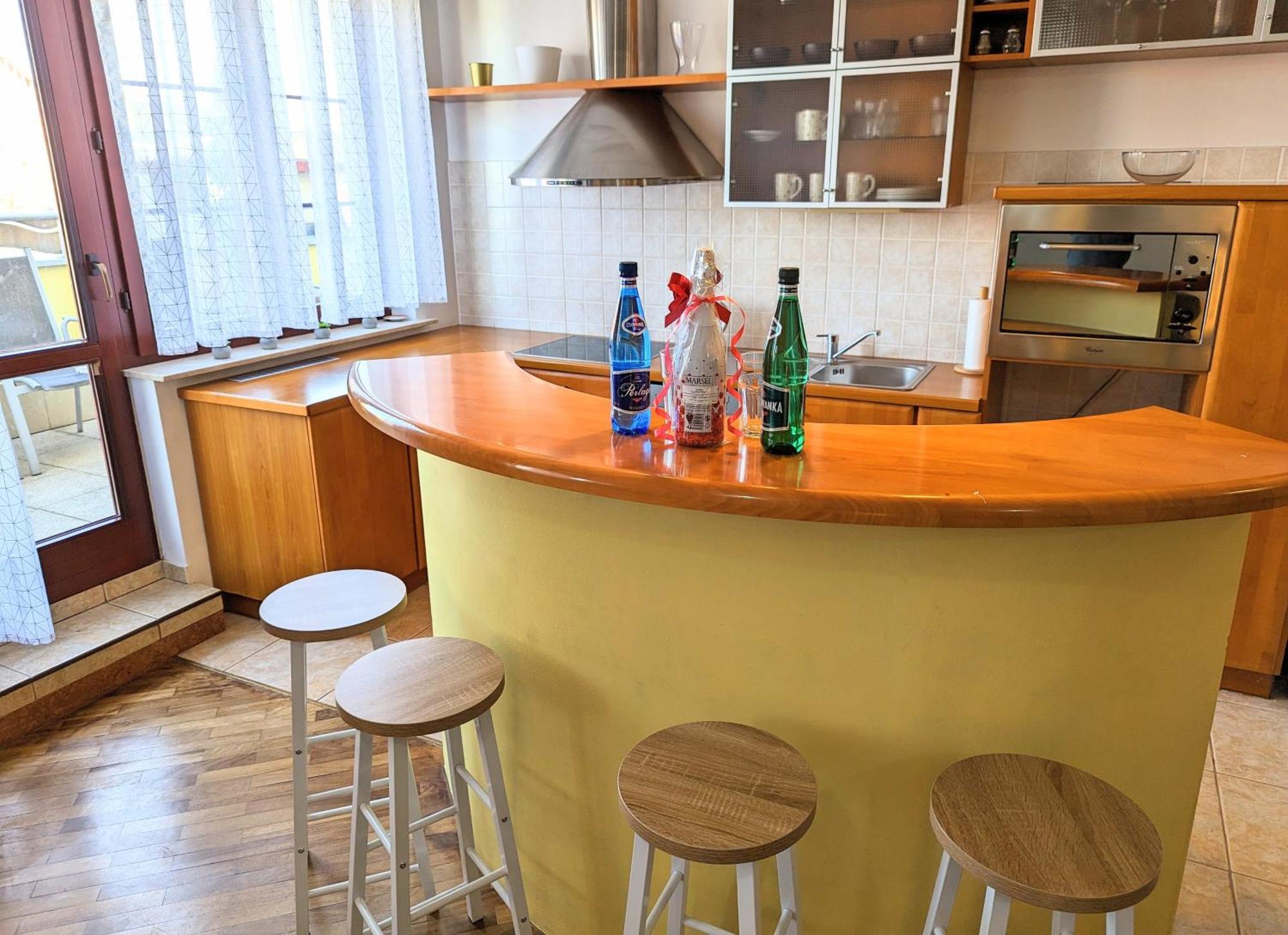 3-Bedroom Apt In Town Square Wroclaw Luaran gambar