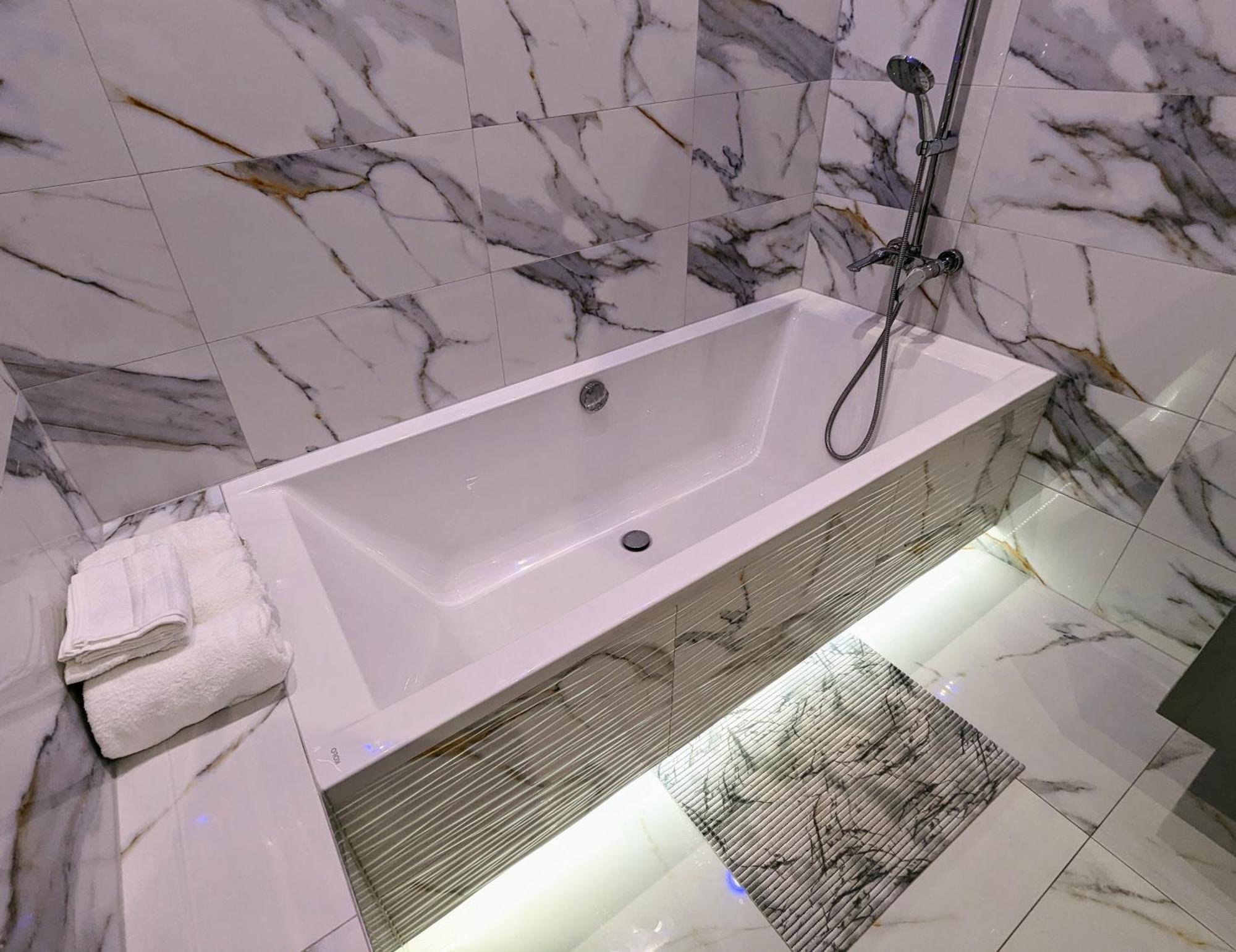 3-Bedroom Apt In Town Square Wroclaw Luaran gambar