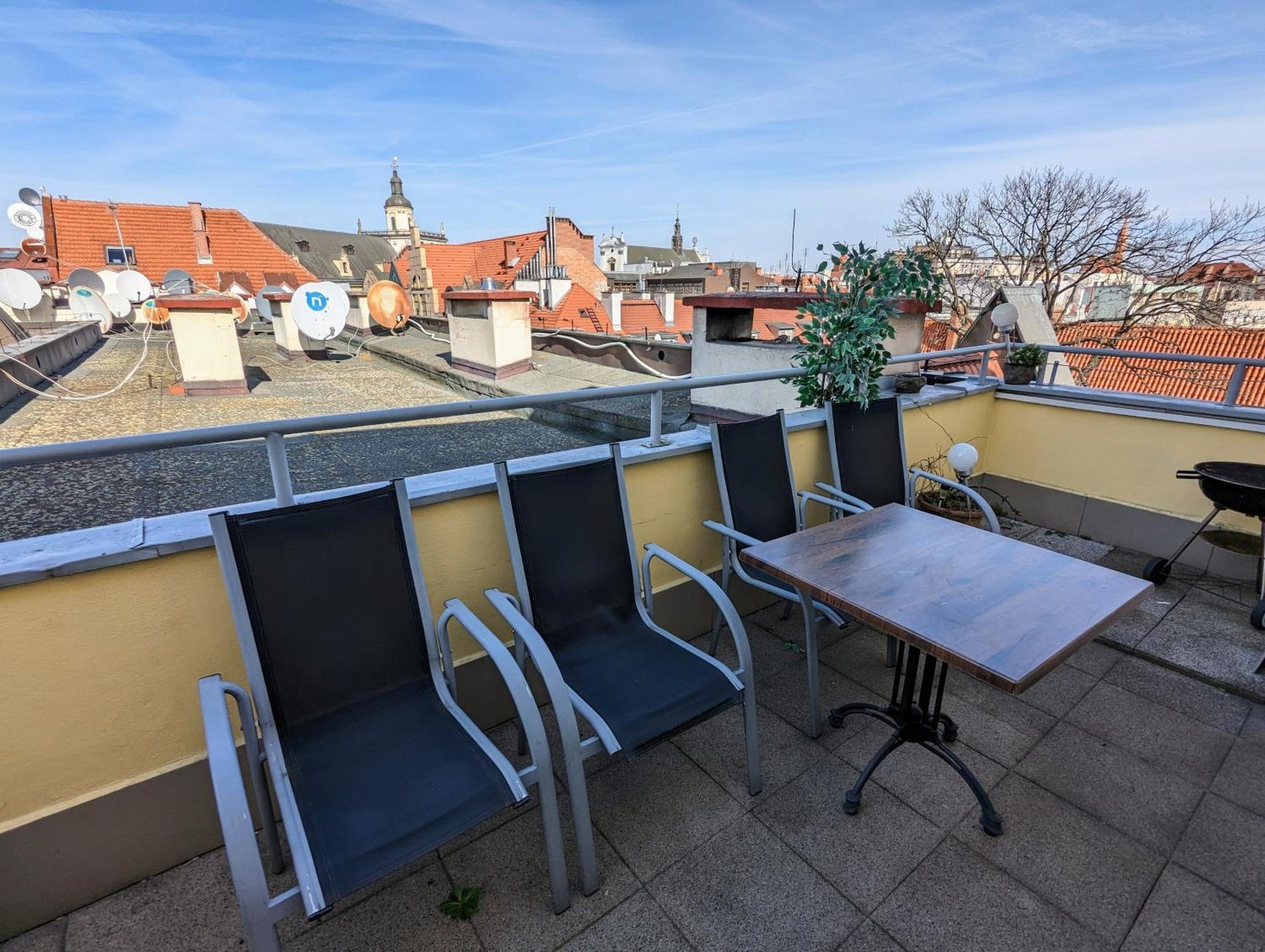 3-Bedroom Apt In Town Square Wroclaw Luaran gambar