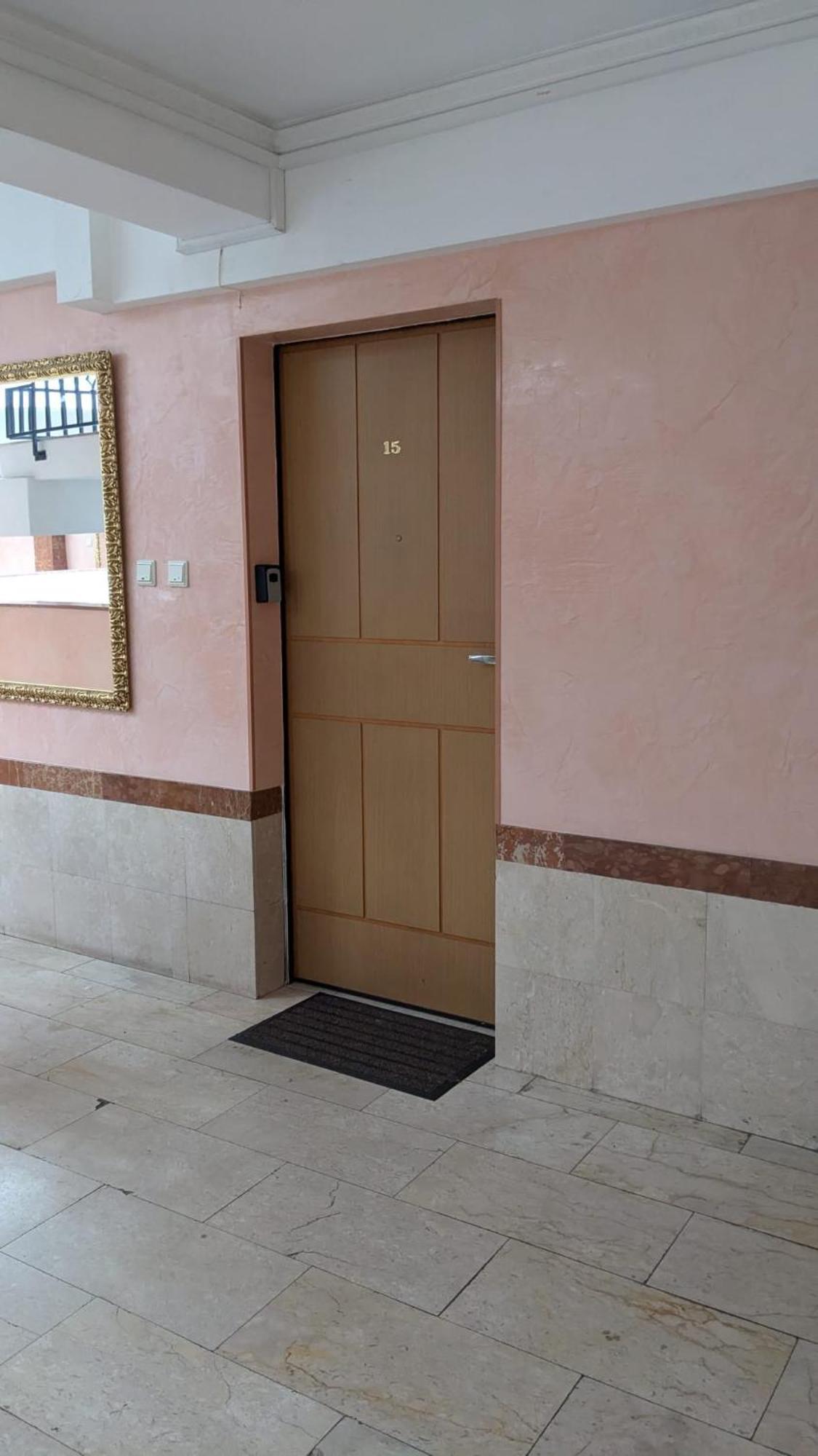 3-Bedroom Apt In Town Square Wroclaw Luaran gambar