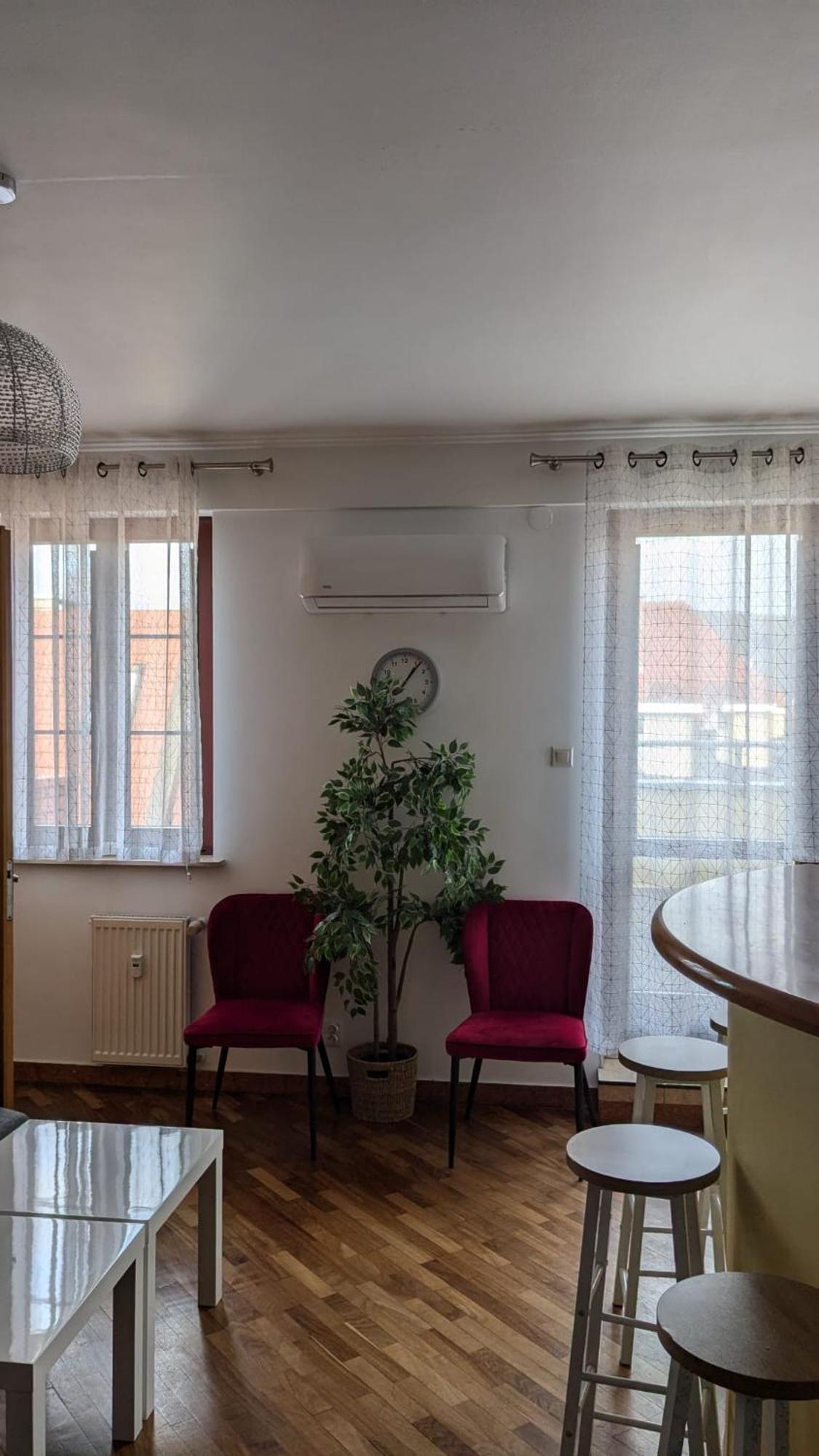 3-Bedroom Apt In Town Square Wroclaw Luaran gambar